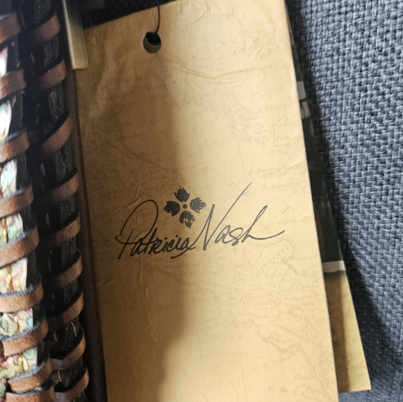 PATRICIA NASH Sorola Leather Crossbody with Coral Bouquet - Picture 3 of 13